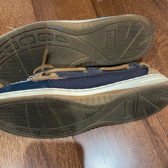 Sperry boat shoes size 6. - Picture 4 of 4